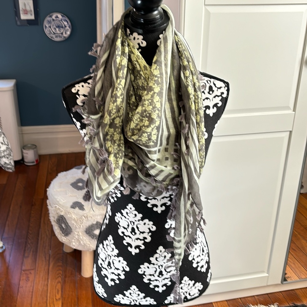 Square Scarf with Floral and Striped pattern